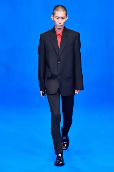 Look 72